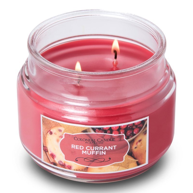 KAAARS.NL - Colonial Candle -%product_title - 8,95 - Soja geurkaars in glazen pot met stolp deksel. Erg kruidig en warm, deze geur van de redcurrant muffin. Een traditionele geur, ideaal voor de herfst en winter.Productafbeelding