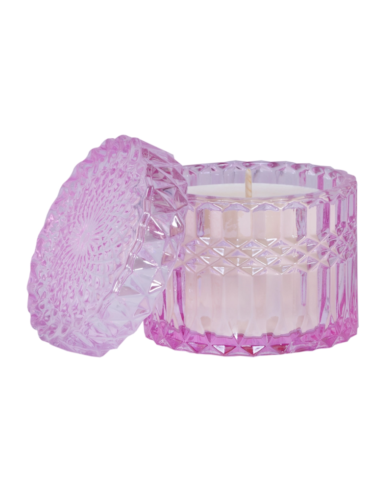 KAAARS.NL - The SOi Company -%product_title - 22,45 - Soja geurkaars in bewerkt lichtroze. Een limited edition om de liefde te vieren. Leuk voor moederdag, valentijnsdag of een ander jubileum. Geurt naar boeketten vol bloemen en Gardenia ( Kaapse jasmijn)